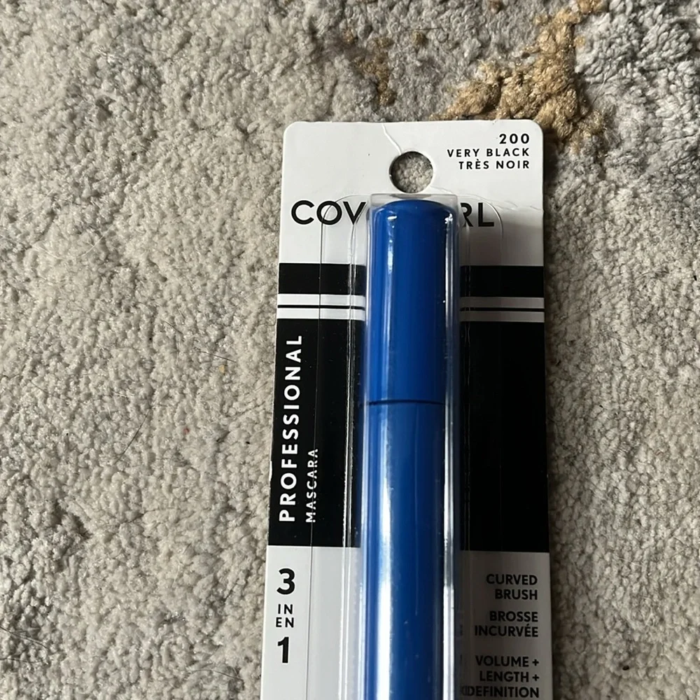 NWT Covergirl Professional Mascara 200 Very Black